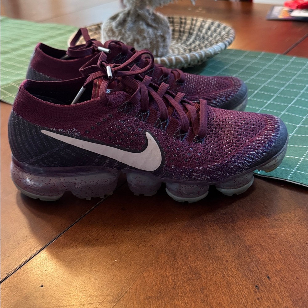 Nike Air Vapormax Flyknit Shoes Womens Bordeaux Red/Purple Sneakers Size 7